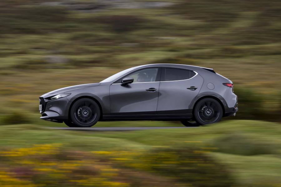  Mazda3 Skyactiv-X AWD Hatchback (BP) 2019 года  (UK) (фото 4 из 42)